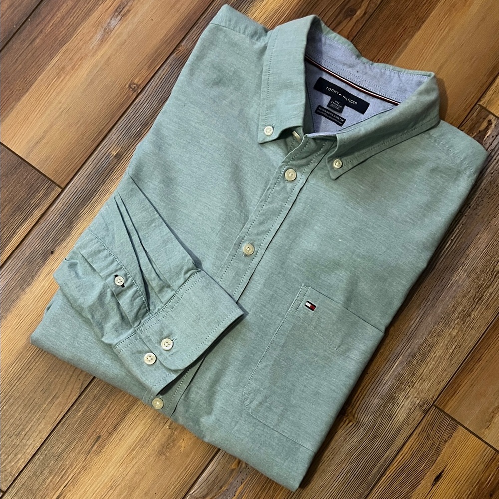 Tommy Hilfiger Men's Sage Button-Down Shirt